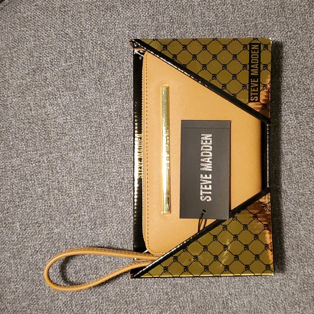 Tan Steve Madden Zipper Wallet
